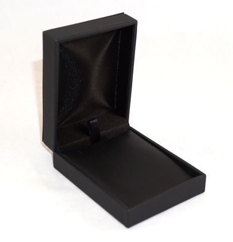 IMP-PENDANT BOX BLK IMIT LEATHER BLK VINYL PAD