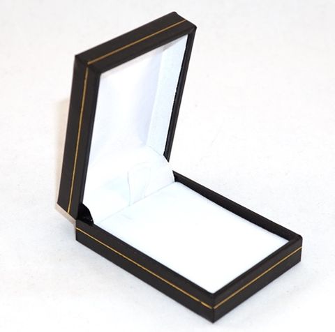 SDSP-PENDANT BOX BLK LEATHERETTE GOLD LINE BLK PAD