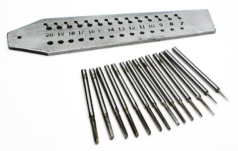TAP & DIE PLATE 0.7MM - 2.0MM (14 PCS - INDIA)