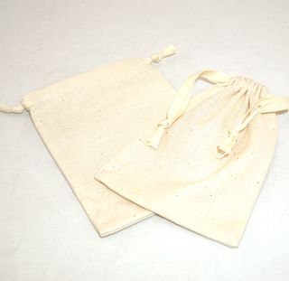 LARGE CALICO POUCH CREAM/CREAM RIBBON 95X130MM
