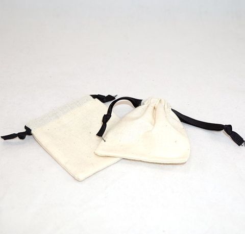 SMALL CALICO POUCH CREAM/BLACK RIBBON 70X80MM