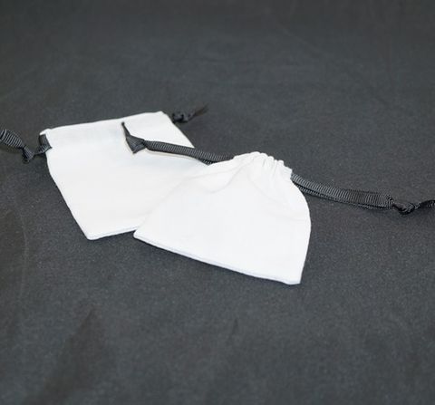 SMALL CALICO POUCH WHITE/BLACK RIBBON 70X80MM