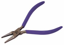 PR 130mm FLAT NOSE PLIERS SERRATED JAWS