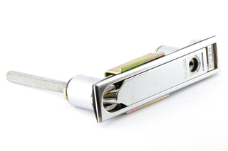 Swing Handle Chrome Clockwise 92268 Keyed