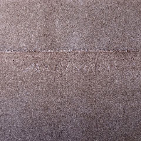 ALCANTARA TAUPE 1m x 1.4m