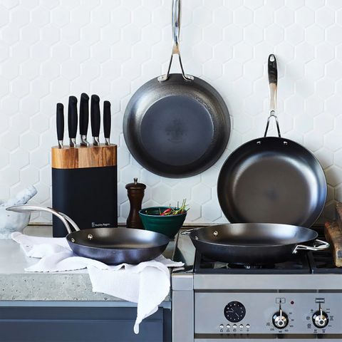 STANLEY ROGERS CAST IRON-LIGHTWEIGHT FRYPAN 280mm (*SR42310*) = PACK OF 4 X EACHES
