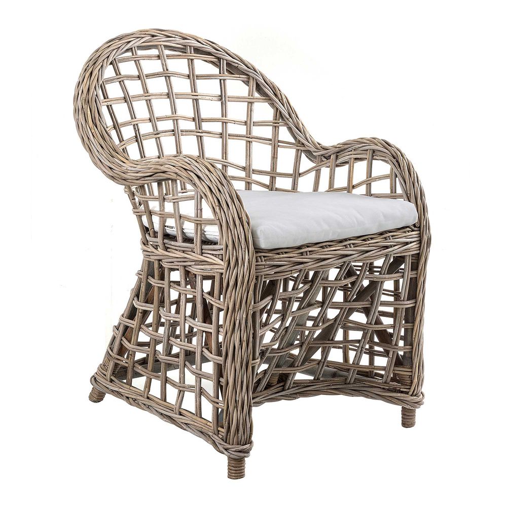 Wicker 2025 sitting chair