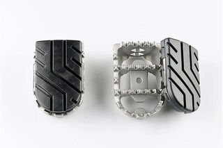 FOOTREST SW MOTECH ION TWO DIFFERENT POSITIONS ORIGINAL & 15 MM LOWER YAMAHA XT700Z TENERE 19-ON