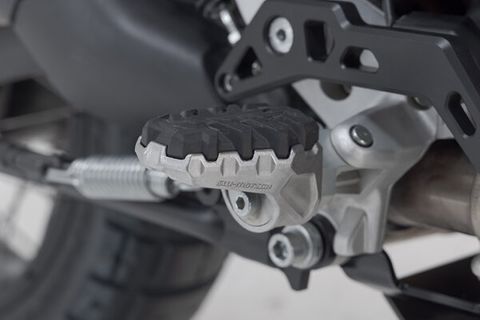 FOOTREST KIT SW MOTECH EVO DUCATI DESERT X