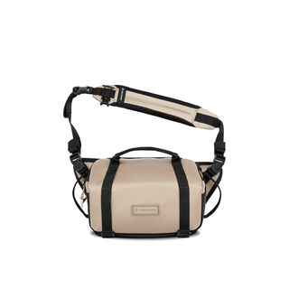 WANDRD ROGUE 6L CAMERA SLING BAG YUMA TAN