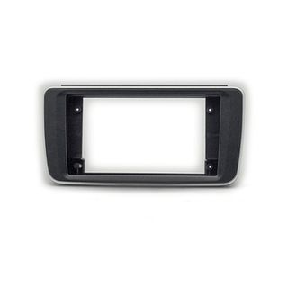 FITTING KIT 9" DASH KIT NISSAN LEAF 2018 ON (BLACK WITH SILVER TRIM)