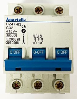 32AMP 3 POLE CIRCUIT BREAKER 6KA