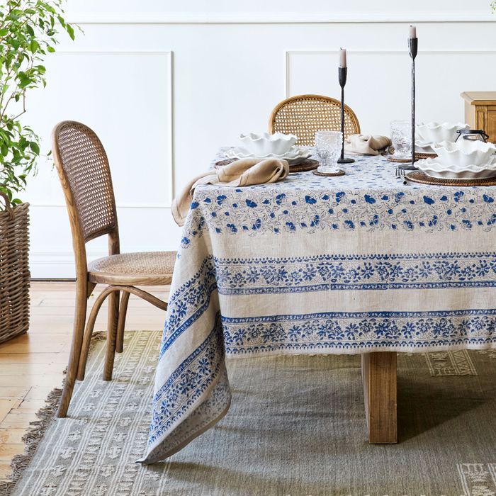 Tablecloths & Napkins