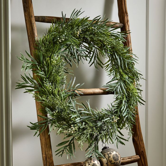 Christmas Wreaths, Garlands & Bells