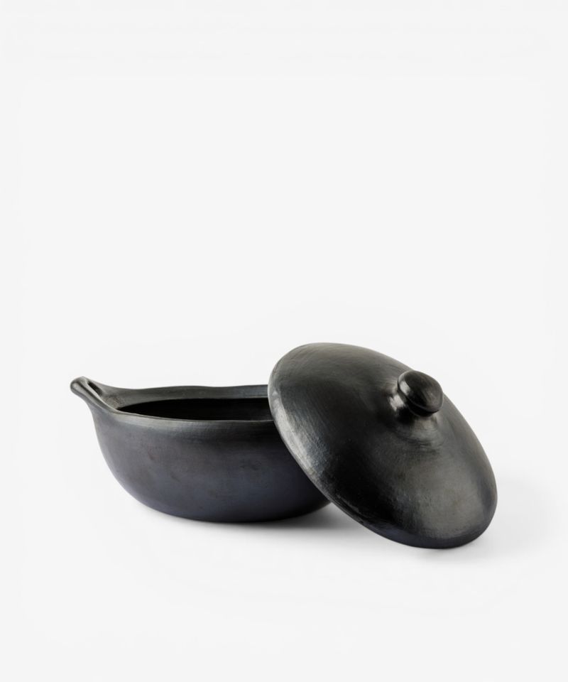 La Chamba Oval Casserole Dish with Lid (Size 4)