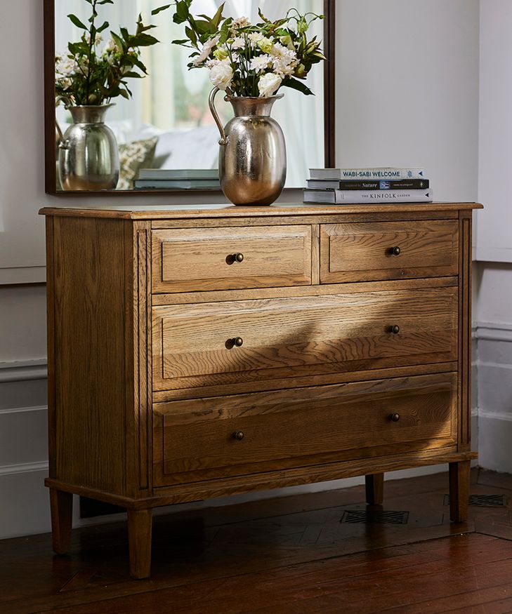 Villa Oak Chest of Drawers