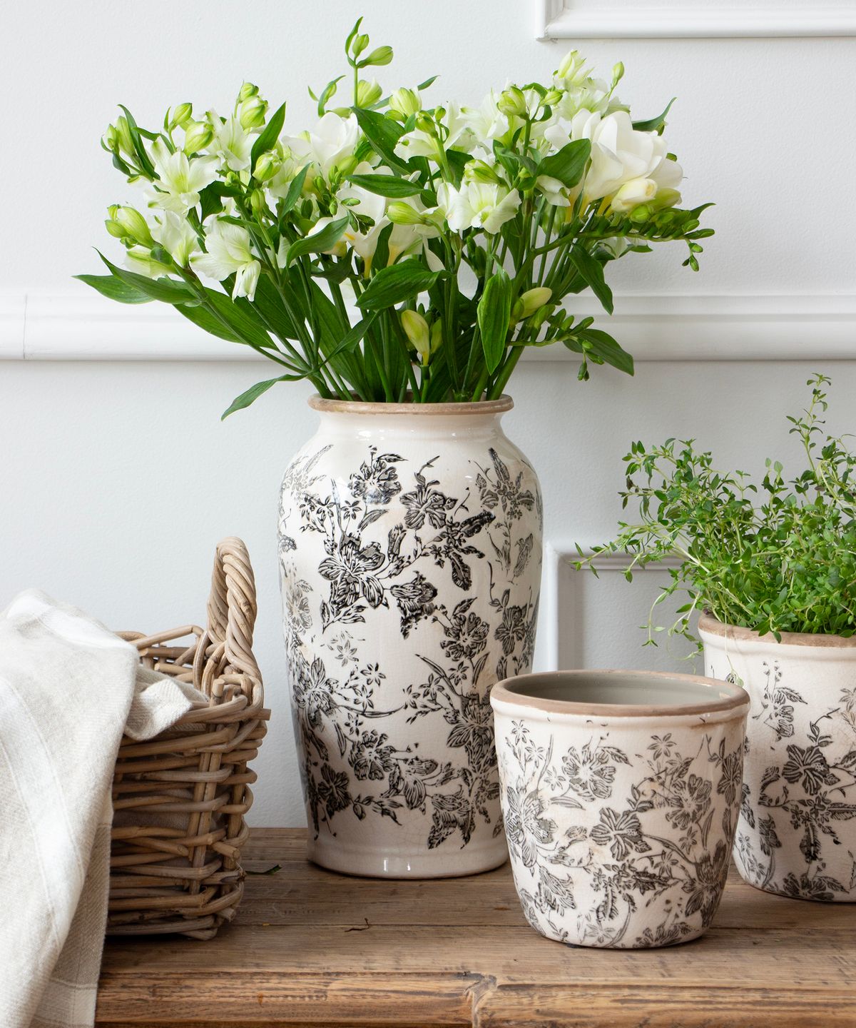 Black Floral Vase Small