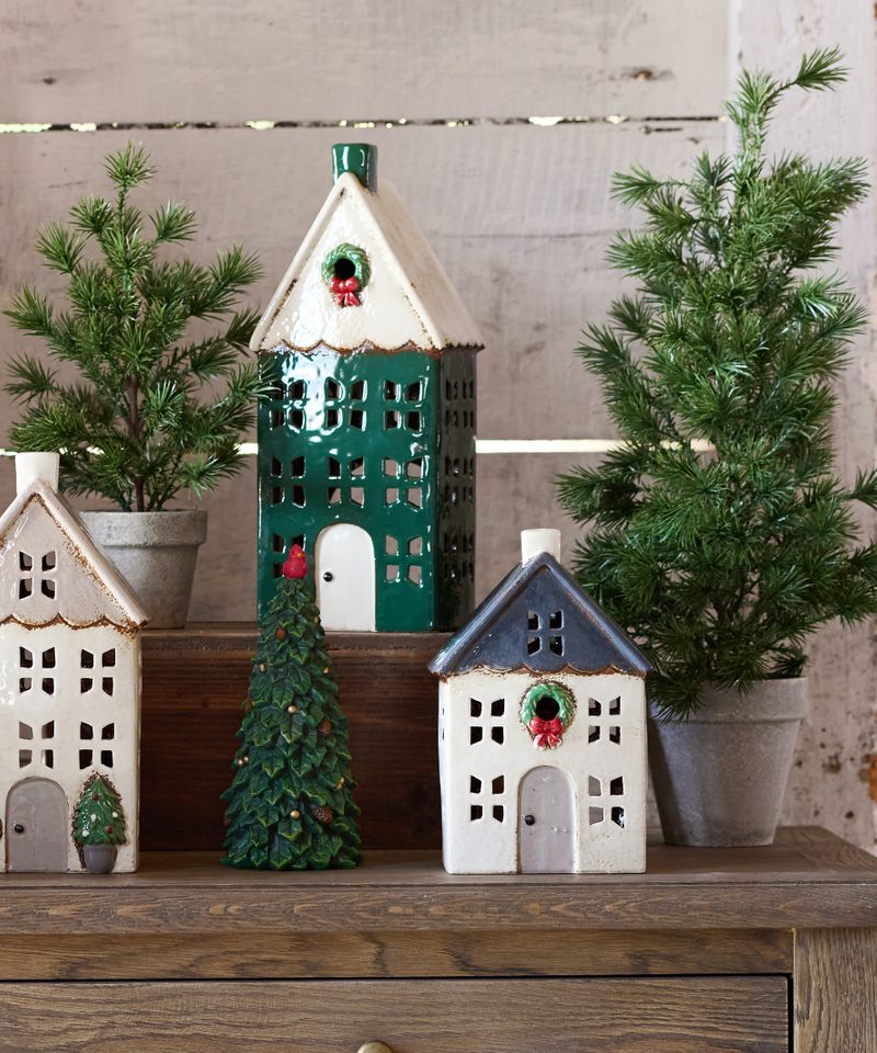 Chistmas Tea Light House Blue with Wreath Small