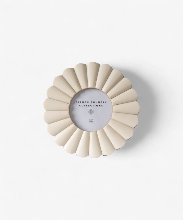 Aria Round Photo Frame