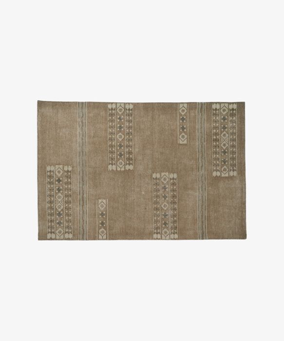 Nila Hand Tufted Rug Large