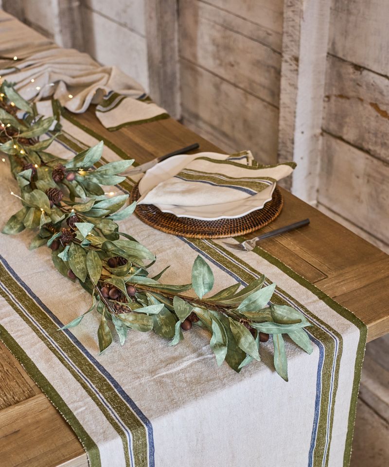 Eucalyptus & Brown Berry Wood Swag Large