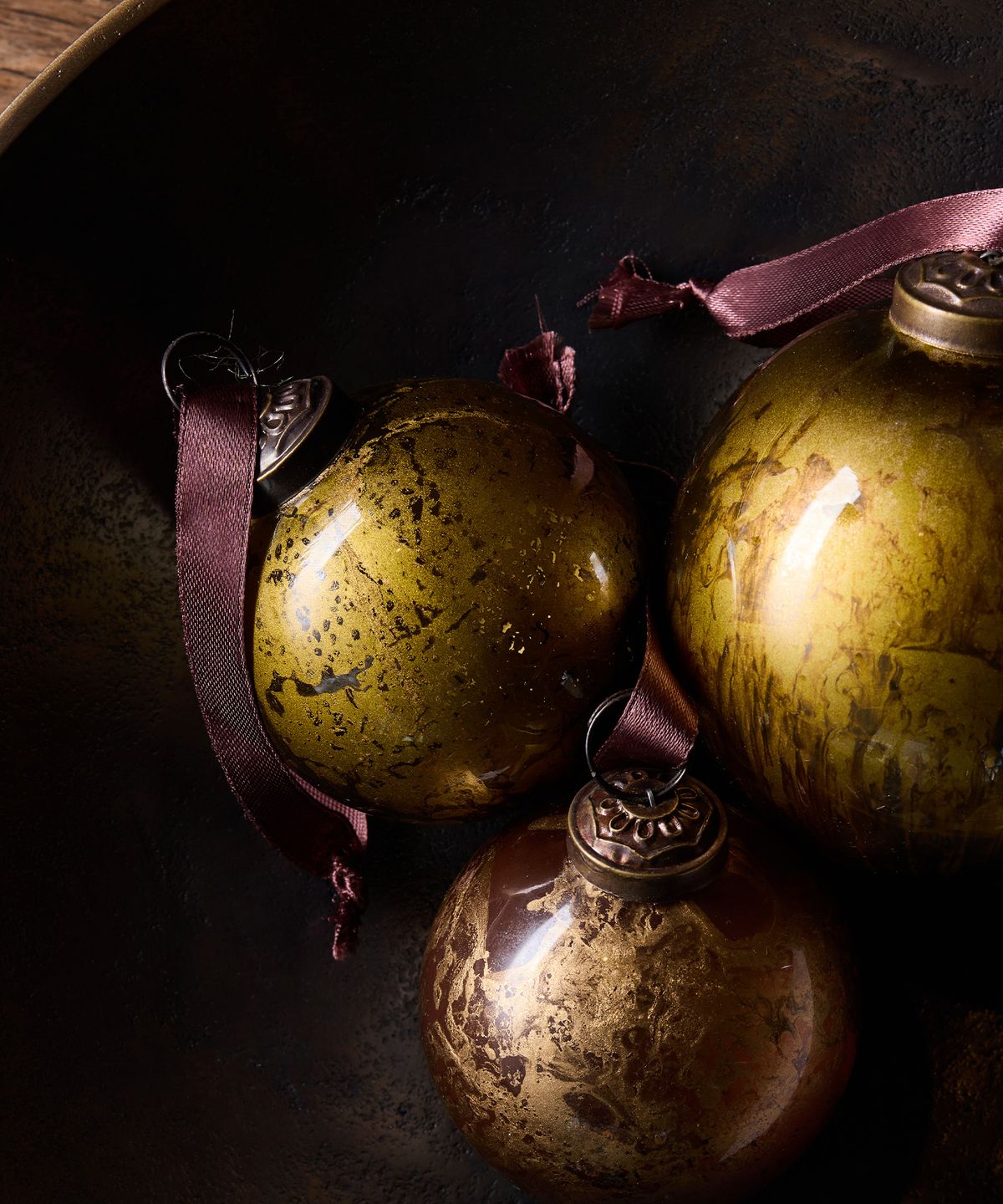 Marbleized Bauble Bronze Gold 8cm