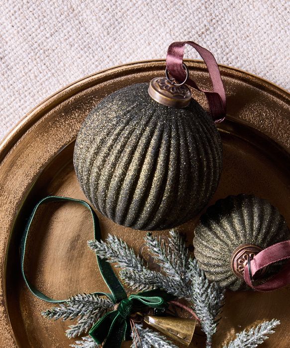 Stripe Glitter Bauble Green 10cm
