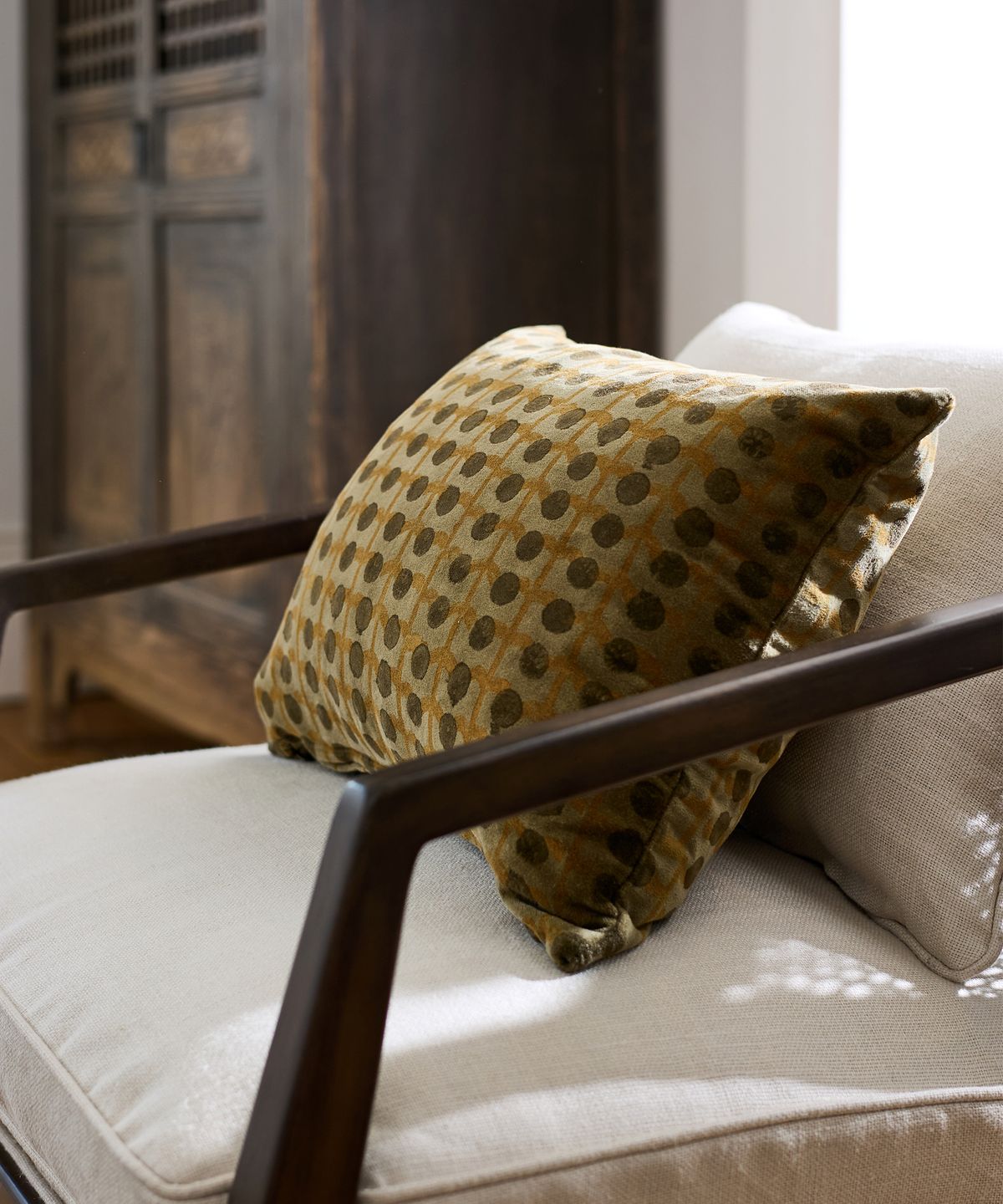 Dots Handblock Velvet Cushion Cover