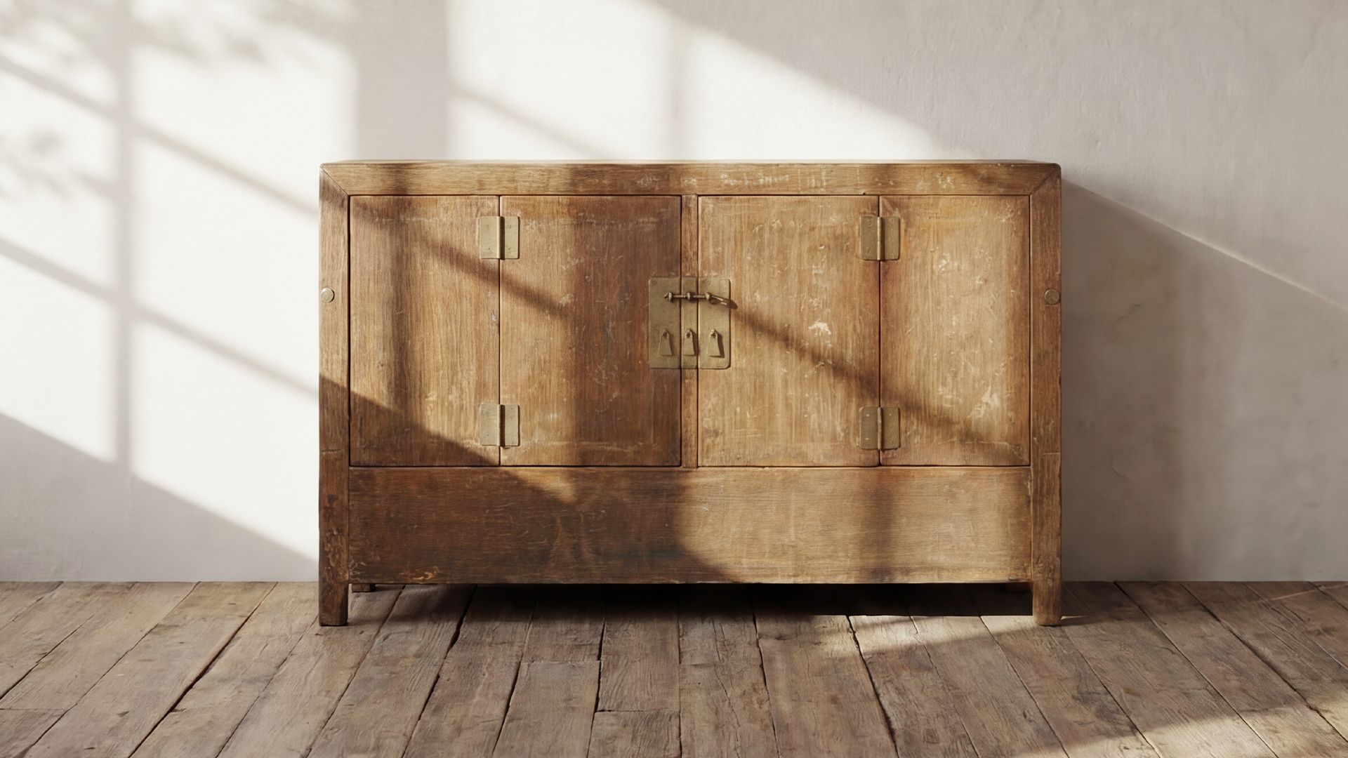 <h2>One of a Kind</h2><button>A Vintage Collection handpicked for you</button>