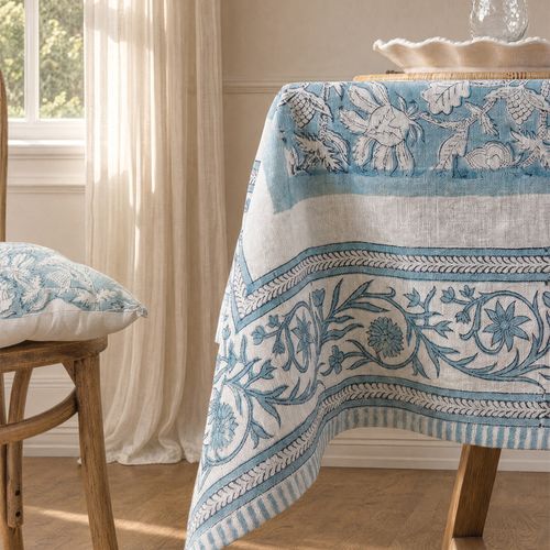 Tablecloths & Napkins