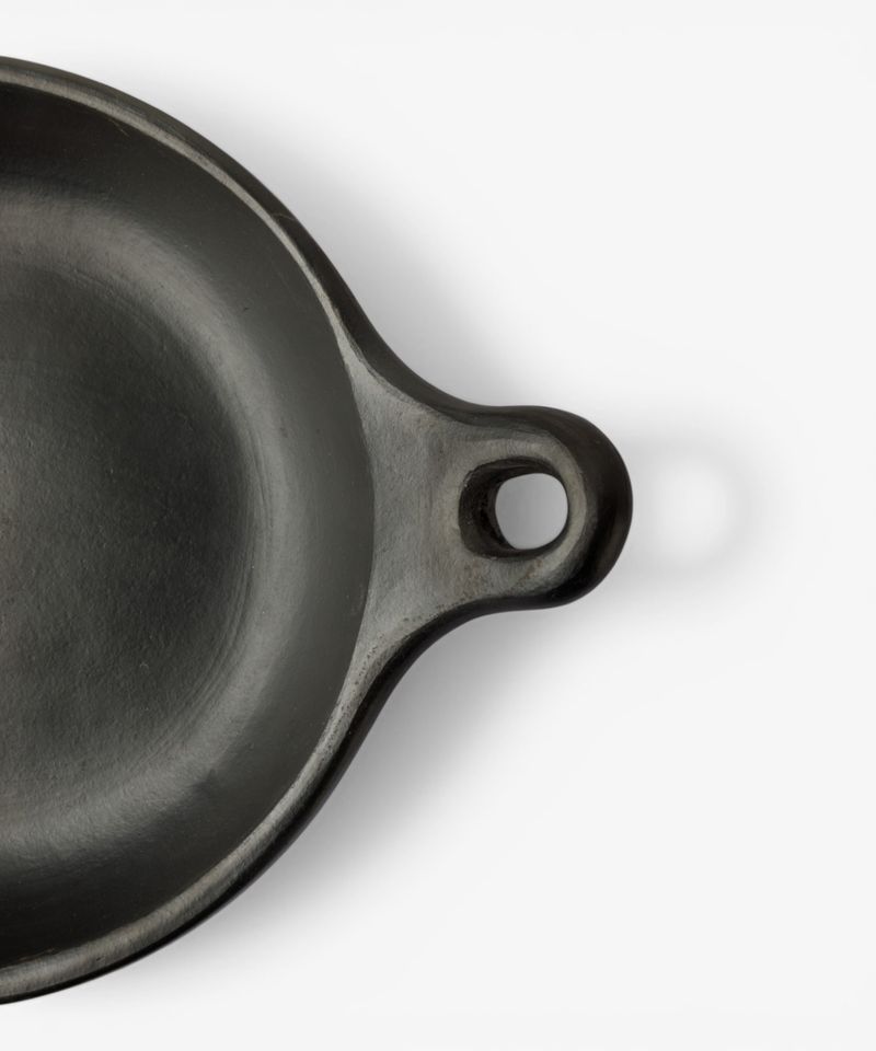 La Chamba Round  Dish One Handle (Size  4)