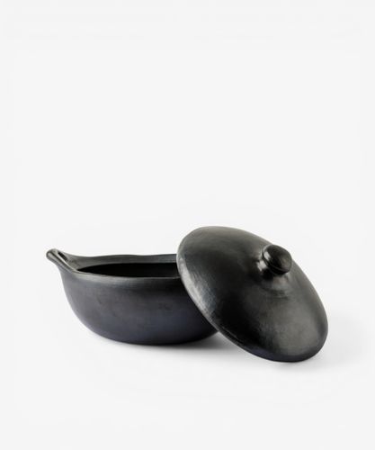 La Chamba Oval Casserole Dish with  Lid (Size 3)