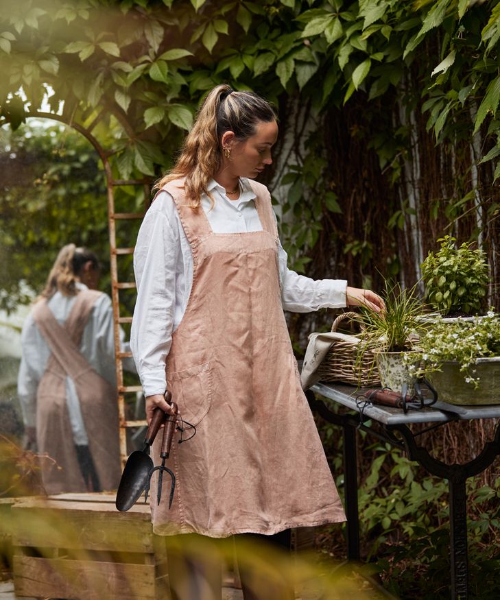 Cross Back Apron Pale Pink Stonewashed Linen