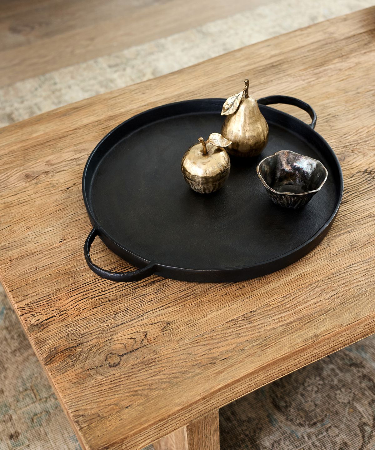 Balto Round Tray with Handles