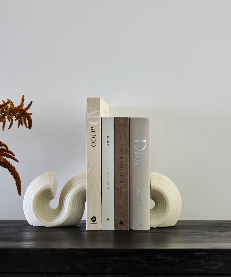 S-Curved Book End
