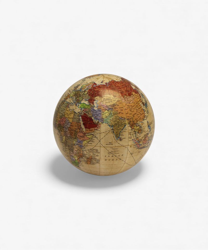 Globe Cream 7.5cm