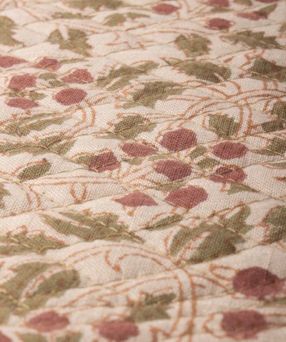Berry and Vine Quilted Placemat