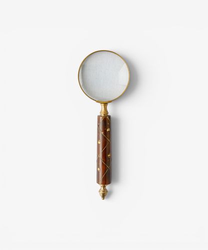 Briarwood Magnifying Glass