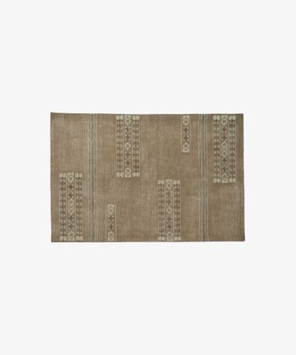 Nila Hand Tufted Rug Medium