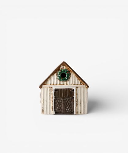 Nordgard Stable with Wreath