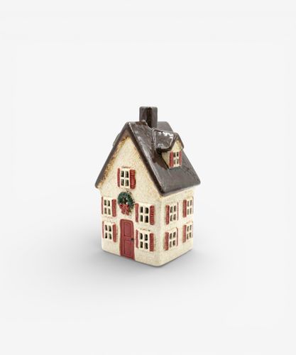 Nordgard Tall Villa with Bow Wreath