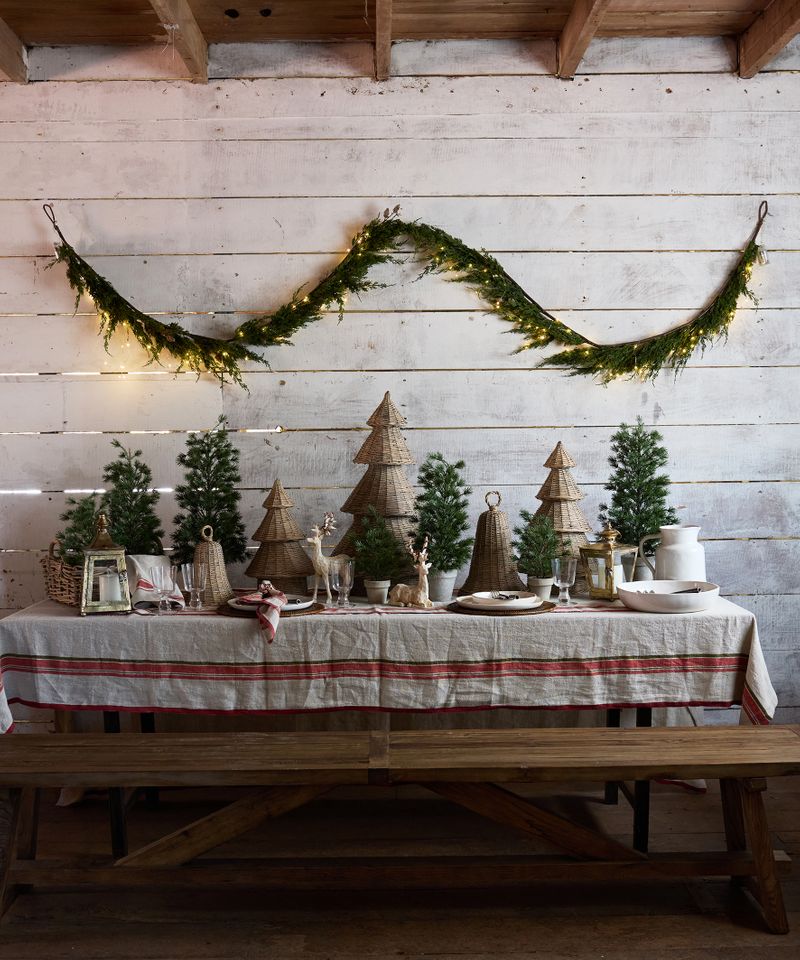 Cedar & Pinecone Swag  with Lights 182cm