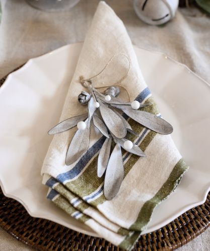 Hanging Leaf Ash Grey
