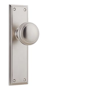 KNOB ON PLATE SATIN NICKEL