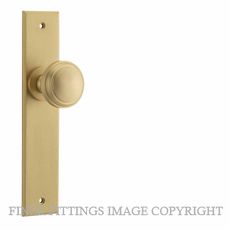 IVER 10831 PADDINGTON KNOB ON CHAMFERED PLATE BRUSHED BRASS