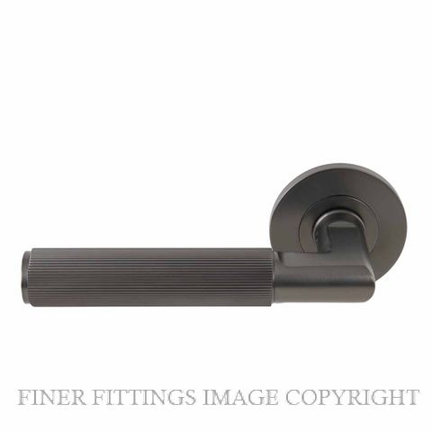 WINDSOR NIDO 8469-8495 LUMINA LINEAR KNURL LEVER ON ROSE GRAPHIC NICKEL