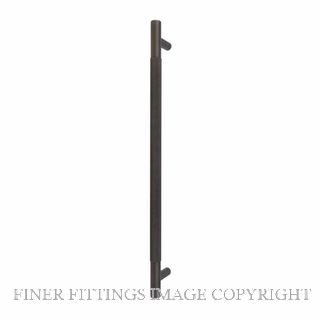 WINDSOR 8353-FF-DRB DIAMOND KNURL PULL HANDLE (FF) 450MM DARK ROMAN BRASS