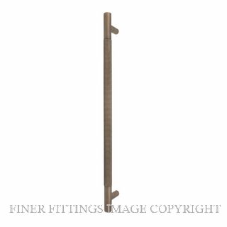 WINDSOR 8353-FF-RB DIAMOND KNURL PULL HANDLE (FF) 450MM ROMAN BRASS