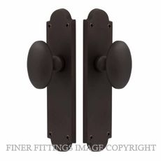 WINDSOR 5073-5076 CAMDEN OVAL KNOB ON PLATE VINTAGE BRONZE