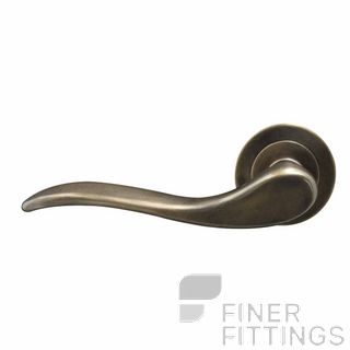 WINDSOR 8170 - 8197 HERMITAGE LEVER ON ROSE OIL RUBBED BRONZE